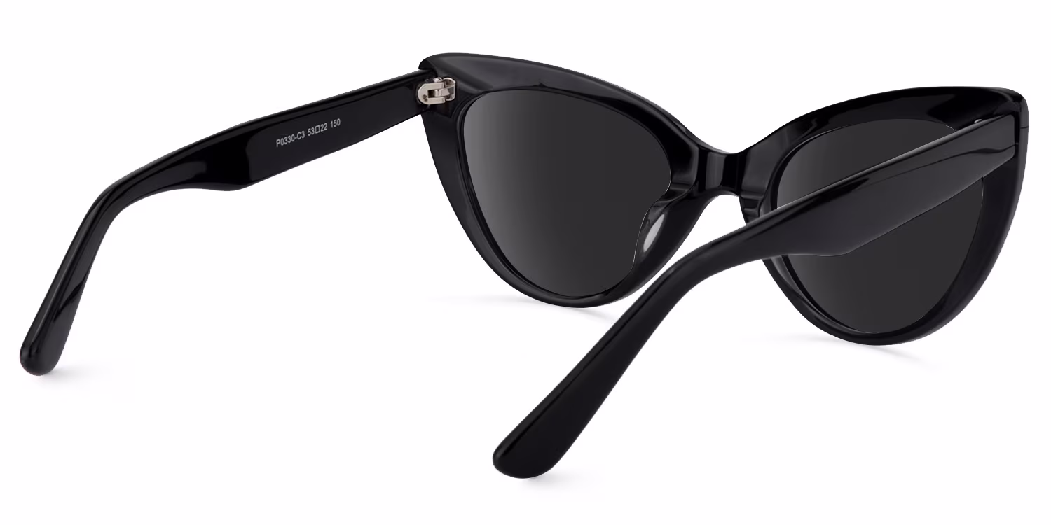 Chic Black Cat Eye Sunglasses with Glossy Finish